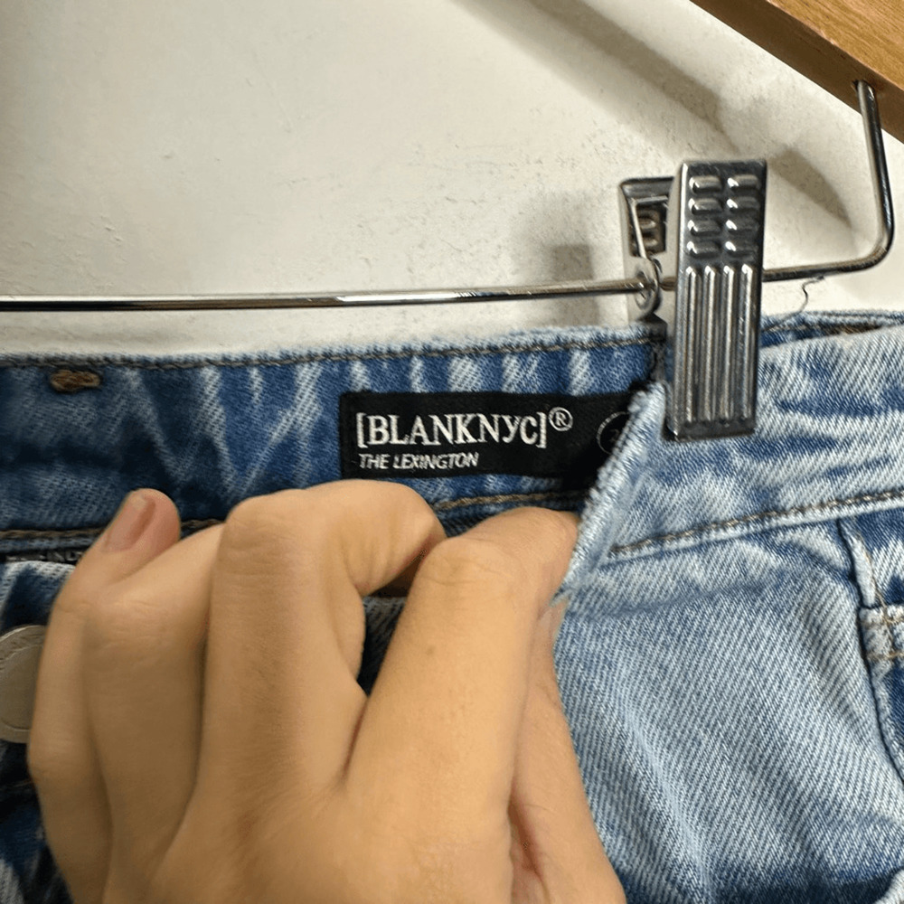 BLANK NYC THE LEXINGTON Slim Straight Leg Jeans Light wash distressed womens 25 - Picture 6 of 9